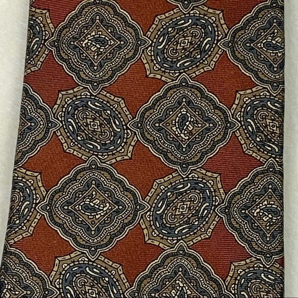 Gilbert & Lodge Italian Silk Medallion Tie - Picture 5 of 7